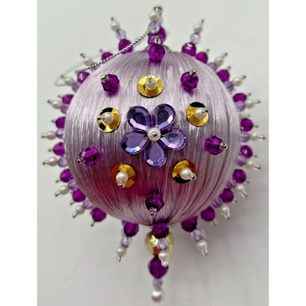 Mary Maxim‎ Design Works Beaded Ornament Kit #6342 Finished Ornament & Box U134